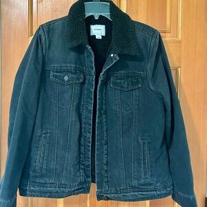 Old Navy Women’s Black Sherpa-Lined Jacket